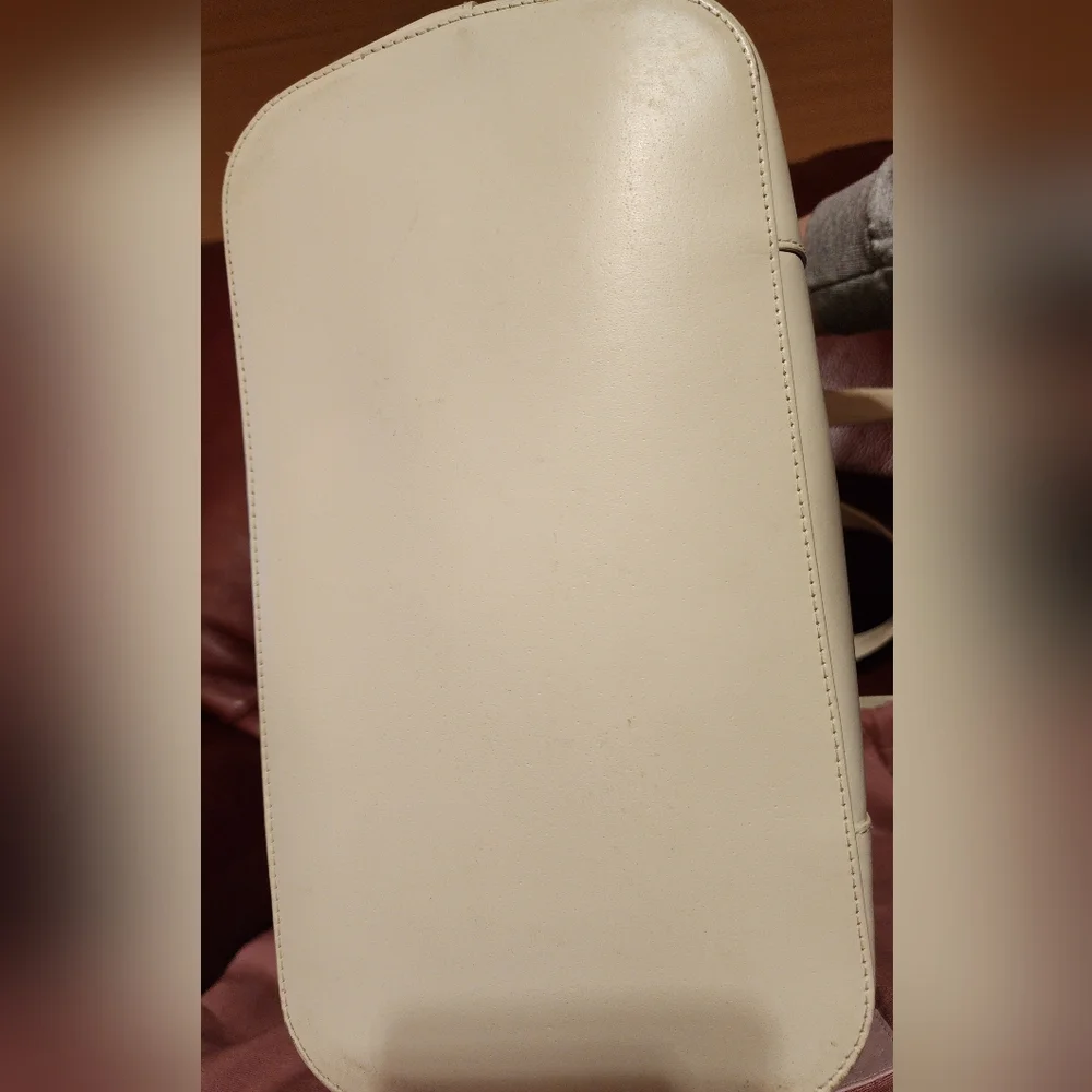 Cynthia Radley Cream Leather Tote - Picture 9 of 16